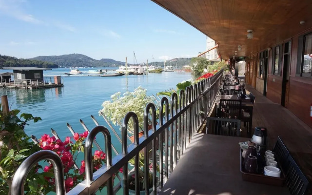 Lakeside B&B