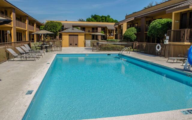 Days Inn by Wyndham Eglin AFB