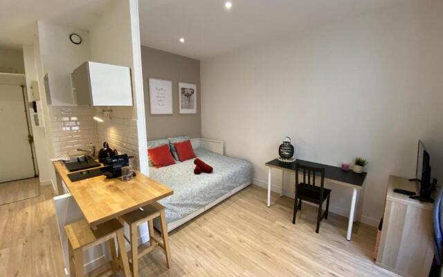 Place de Metz, Hyper-centre Grenoble, Studio 25 m2