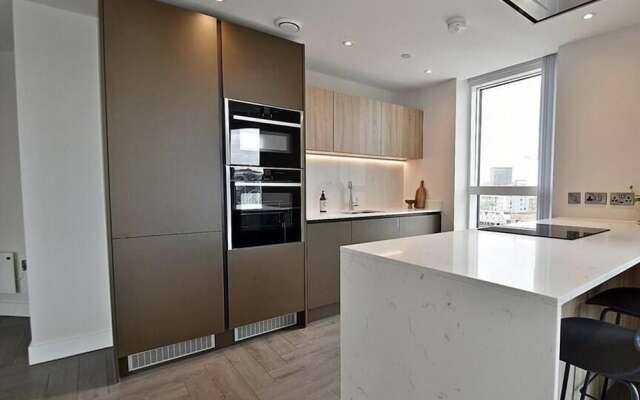 Top Floor 3-bed Penthouse in Manchester