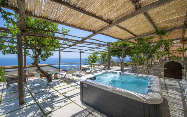 Casa Il Riccio - House With Garden and Breathtaking View