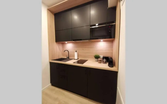 Glamour Dristor brand new Studio