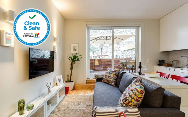 Pinheiro Terrace Downtown Apartment by DA'HOME