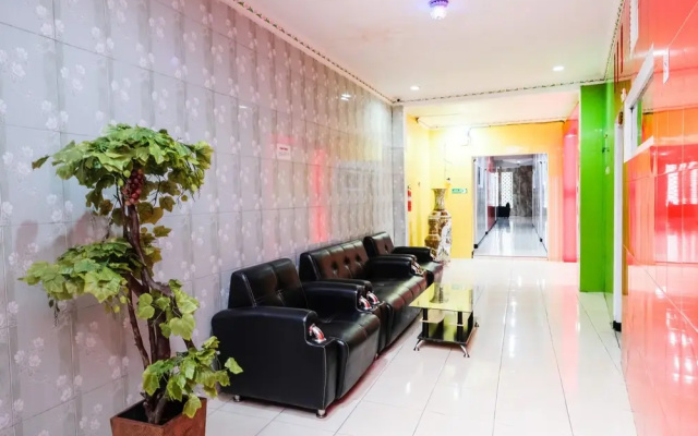 Urbanview Hotel Mawar Sharon Near Alun Alun Batu