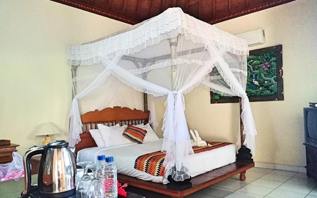 Geringsing Bungalow – Guest Rooms – Candi Dasa