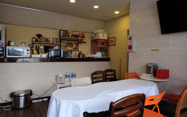 Sophiearth Hostel & Apartments
