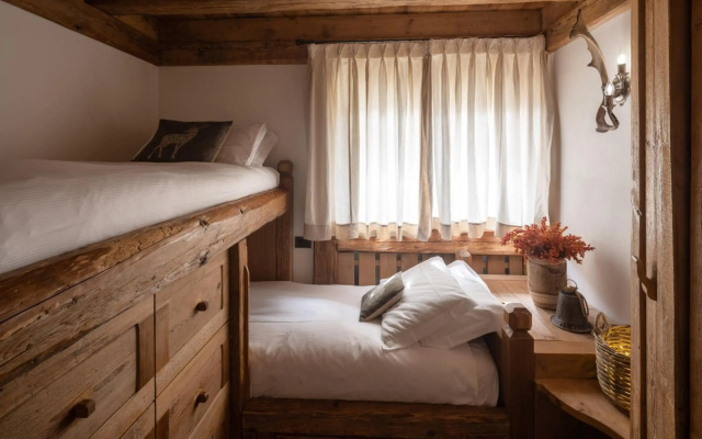 Cortina Lodge Stunning View R&R