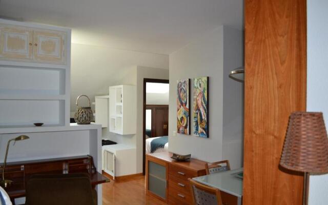 O POLEIRO, A 800 metros de playa america