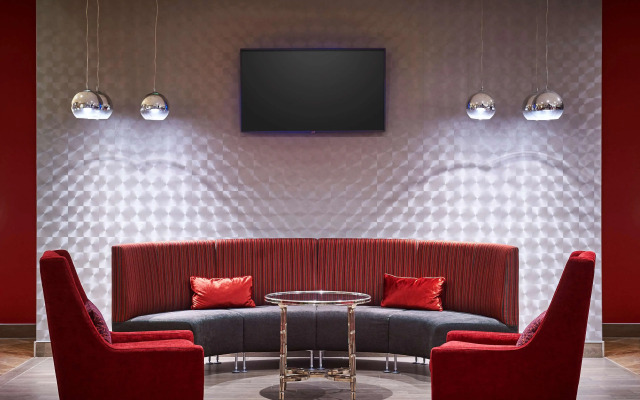 DoubleTree by Hilton Windsor Hotel & Suites