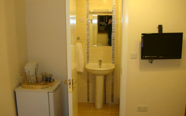 Pearl Hotel London
