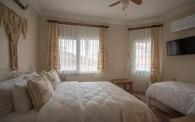 Cunda Zeytindal? Garden Otel