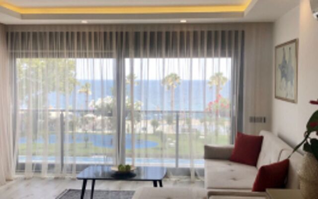 ONLY ONE Suites&Residence
