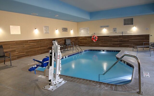 Fairfield Inn & Suites London