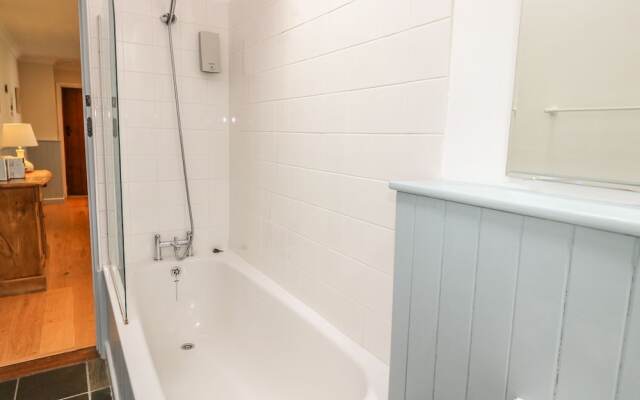 Olde Carpenters Cottage