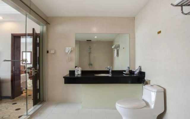 Zhongya Hotel – Bathroom – Bole