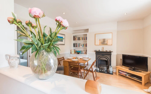 Traditional Richmond Home by Twickenham Green