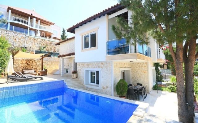 Villa Rimma by Akdenizvillam