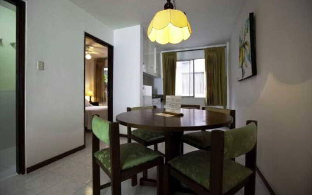 Travelers Apartasuites el Peñon