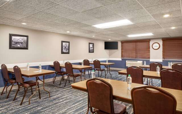 AmericInn by Wyndham Sauk Centre