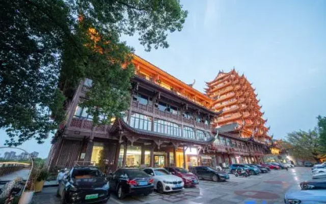 Dengfenglai Lakeside Vibe Hotel (Meishan Yuanjinglou Music Fountain)