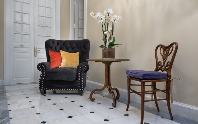 Noble Suites