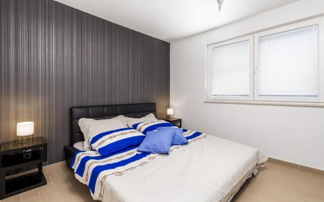 Stunning Apartment in Palit With Wifi and 1 Bedrooms