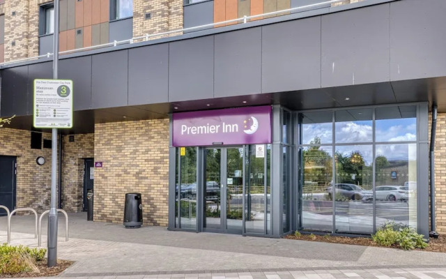 Premier Inn Bristol Parkway - M32