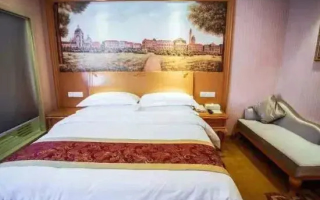 Vienna Hotel (Sihui Dawang Park)