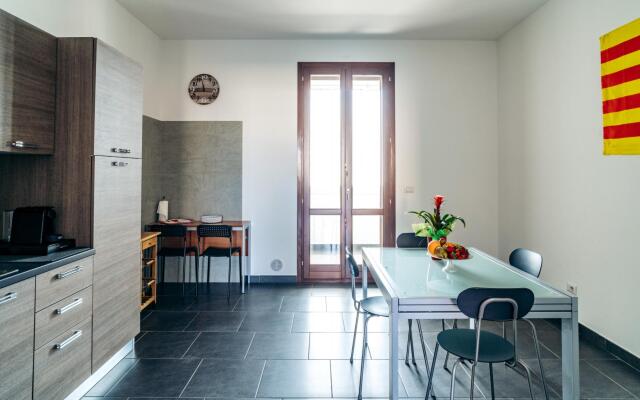 Welcomely - Senyera Apartment