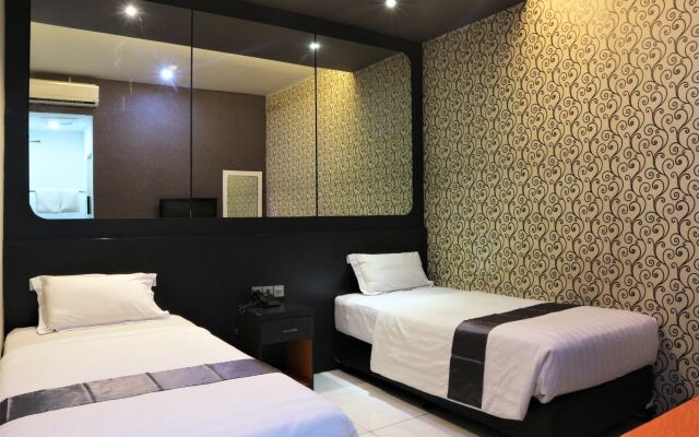 Candi Hotel