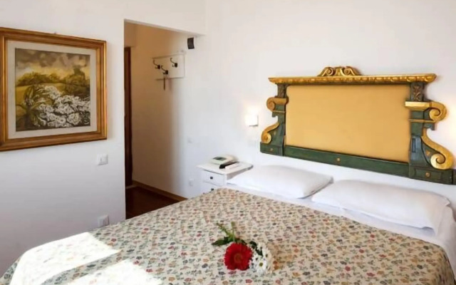 Hotel Porta Romana di Luce Hotels