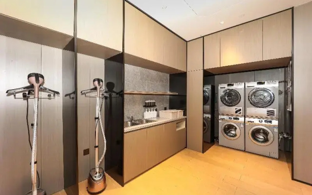 Ji Hotel (Shanghai Xujiahui Guanshengyuan Road)