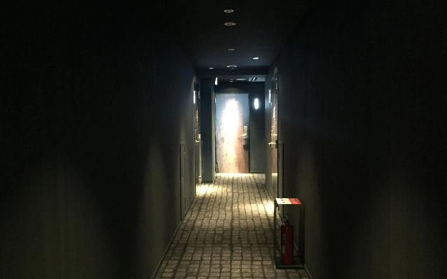 The Wall Hotel
