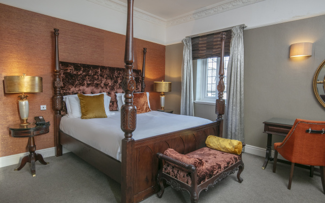 Crabwall Manor Hotel & Spa