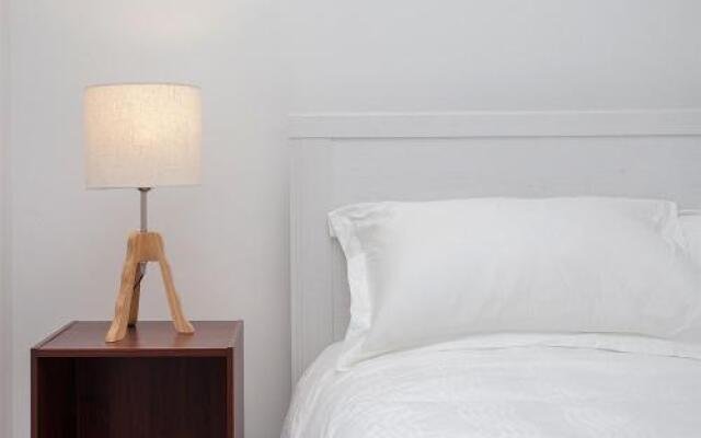 Elves BNB Guangzhou East Train Station