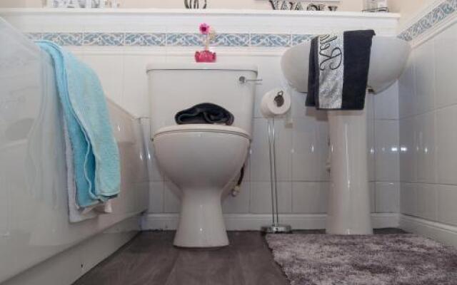 Hla - King Court Apartment 2