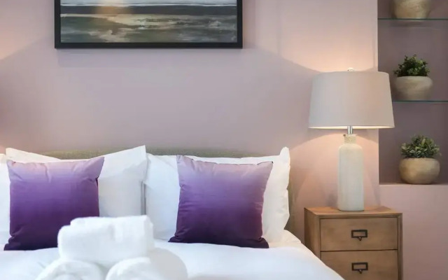 JOIVY 5-star Luxurious George Street Apartment