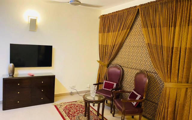 Royal Two Bed Luxury Apartment Gulberg