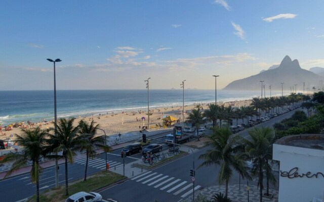 LinkHouse Majestic Beachfront Ipanema 3BDR Y1-008