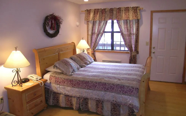 Jonathan Creek Inn and Villas