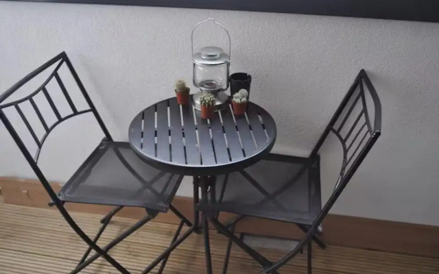 2-bed Seaside Apartment - Sleeps 5 & Free Parking