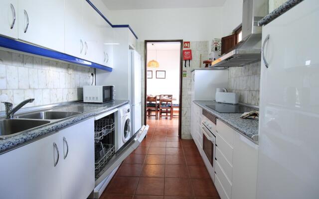 Albufeira Traditional Villa With Pool by Homing