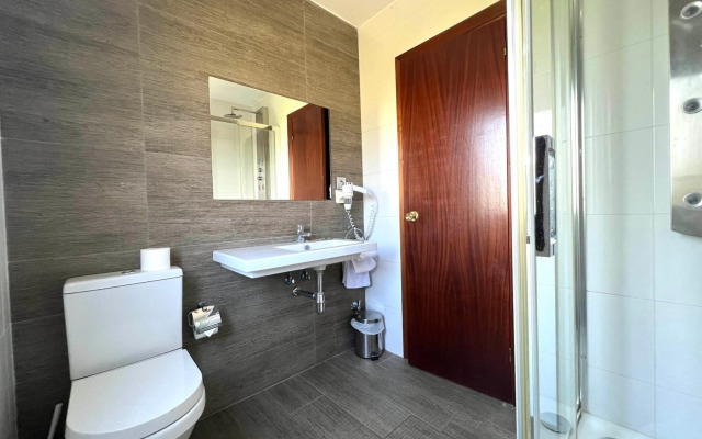 Los Arces de Isla Hotel & Apartamentos