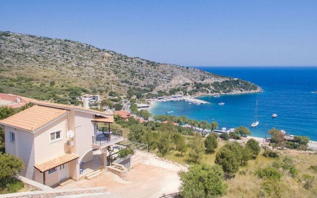 Beachfront Villa Komis - Panoramic Infinity Blue