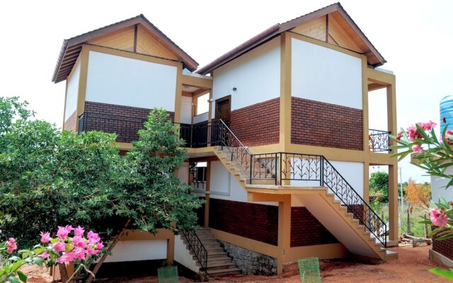 Woody Crest Hotel