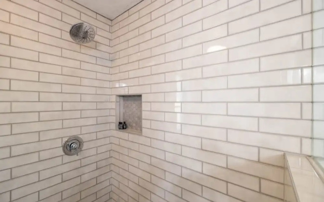 Scottsdale Waltann 3 Bedroom Home by RedAwning