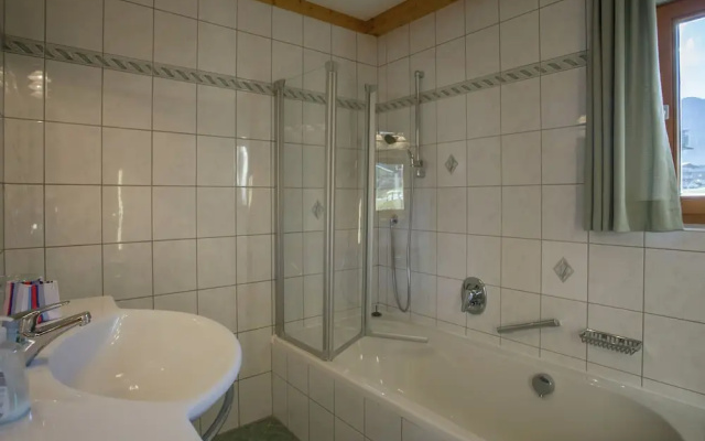 Refreshing Holiday Home With Balcony, Ski Storage, Garden