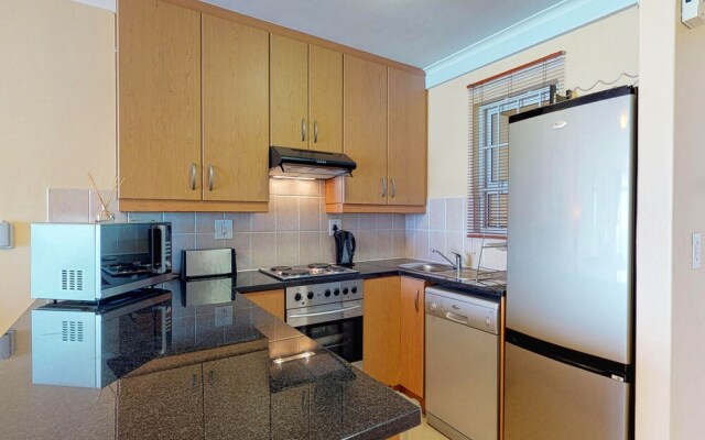 The Waves Crest Bloubergstrand