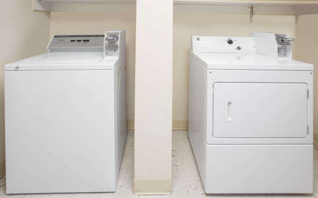 Super 8 by Wyndham Davenport