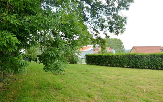 Well Maintained Farmhouse With Large Garden Just 15 Minutes From The Sea